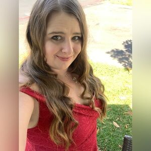 Meet your Posher, Holly